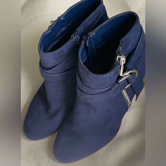 Apt 9 Ankle Boots Advisor Navy 116367 Womens Sz 9 M Chunky Buckle Booties - Picture 12 of 14